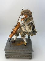 Automaat - Figura musical articulada com violoncelo