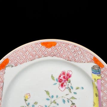 Bord - Assiette Famille Rose à décor de pivoines et dun