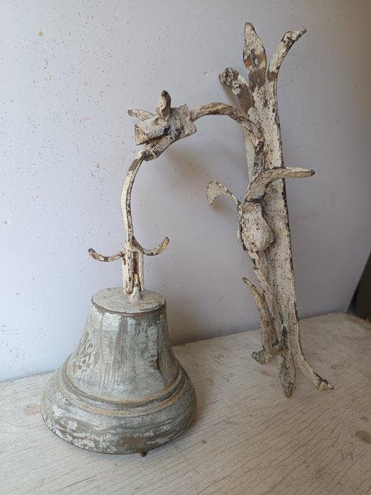 sculptuur, Campana - 40 cm - IJzer, Brons, Antiquités & Art, Curiosités & Brocante