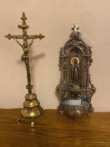 Crucifix avec bénitier deau bénite (2) - Laiton, Étain -