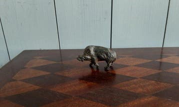 P. Chenet - Statue, everzwijn - 4 cm - Bronze