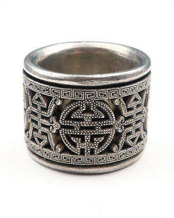 Duimring met sierlijke gravure - Shou-symbool - Levenscyclus