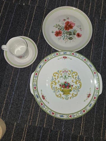 Royal Albert - Service de table pour le dîner (4) - Faïence, Antiquités & Art
