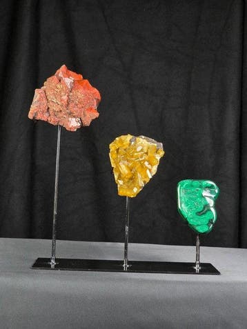 Prachtige drie mineraalmonsters op een op maat gemaakte