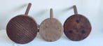 Tabouret - Trois tabourets en bois solides et tables