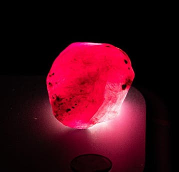 25,32 CARATS !! RUBIS SANG DE PIGEON - TOP QUALITÉ GÉANT -