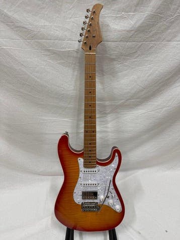 Lintage Guitars - STY-01-SB, Flamed Maple Top (Super ST) - -, Nieuw
