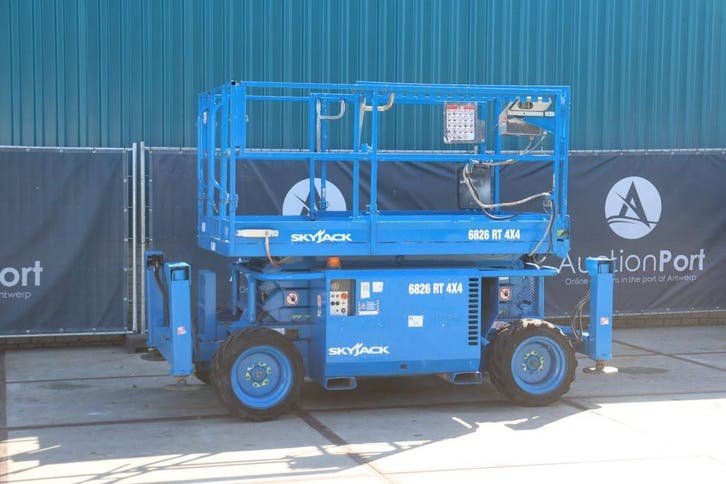 Veiling: Schaarlift SkyJack SJ6826RT Diesel 9.9m 2012, Articles professionnels, Machines & Construction | Ascenseurs, Échafaudages & Échelles