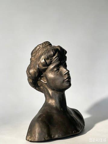 Statue, Young woman - 240 mm - céramique moulée à froid