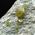 Demantoïde Alpijns, Groene granaat, Uitstekende vormen, Verzamelen