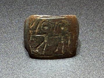 Byzantijns Brons Zeldzame ring met een afbeelding van de met