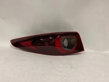 Mazda 3 BP Lift 21- Sedan Achterlicht Links LED Europa, Verzenden