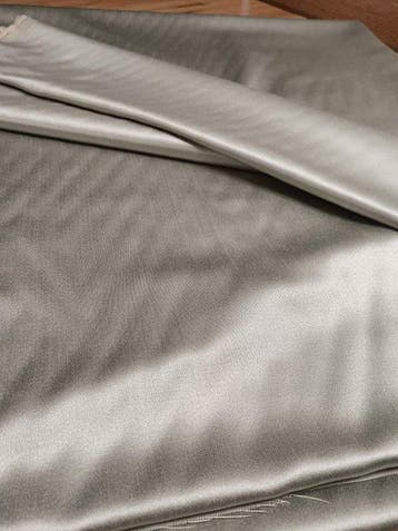 Zijden satijn E 455 Maat 5,90x1,50 m - Textiel - 590 cm -