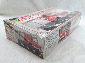 Revell 1:24 - Model vrachtwagen - Mercedes Unimog U1300L, Nieuw