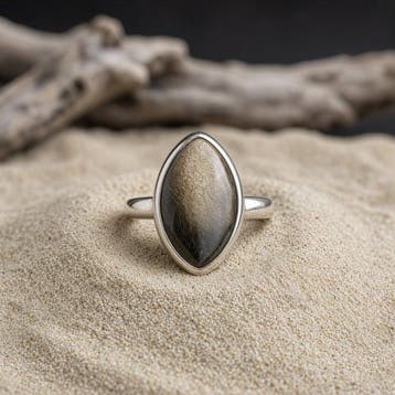 Ring van gouden obsidiaan. Hoge kwaliteit. Bevestiging op