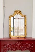Spiegel- Versierd met voluten en putti - Hout, Glas,, Antiek en Kunst