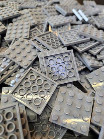 Lego Onderdelen - New Plate 4 x 4 Light Bluish Gray 250pcs, Kinderen en Baby's, Speelgoed | Duplo en Lego, Nieuw