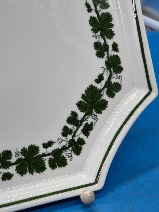 Meissen - Oktogonaler Teller – Weinlaub Dekor - Bord -, Antiek en Kunst, Antiek | Meubels | Tafels