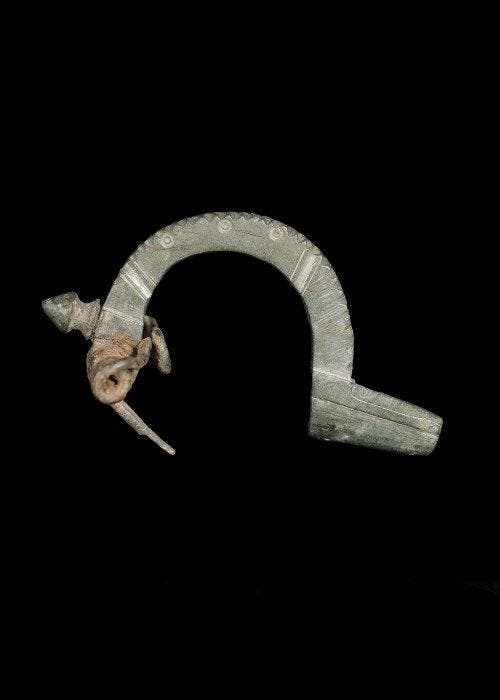 Oud-Romeins Brons Kruisbogenbroche, Antiquités & Art, Antiquités | Autres Antiquités