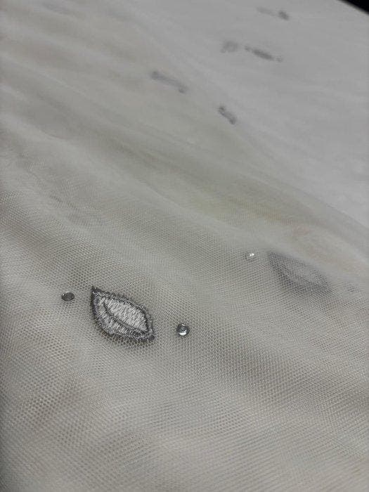 Kostbare gordijnstof, geborduurde Franse tule Stijl, Antiek en Kunst, Antiek | Tapijten, Tafelkleden en Textiel