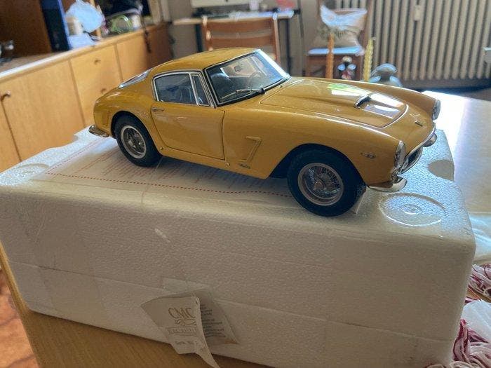 CMC 1:18 - Modelauto - Ferrari 250 GT Berlinetta passo corto, Hobby en Vrije tijd, Modelauto's | 1:5 tot 1:12