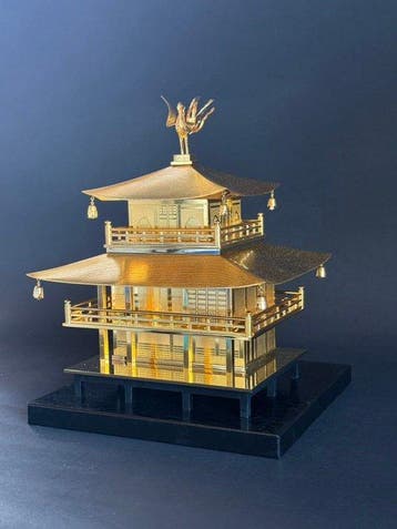 Antiek model van de Gouden Paviljoen (Kinkaku-ji) - Shwa