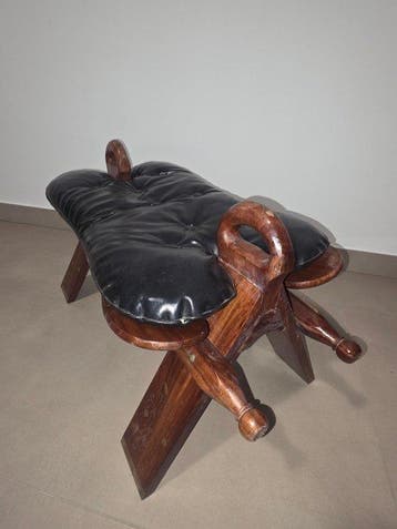 Kruk - kunstleder, hard hout - Vintage Camel Zadelkruk