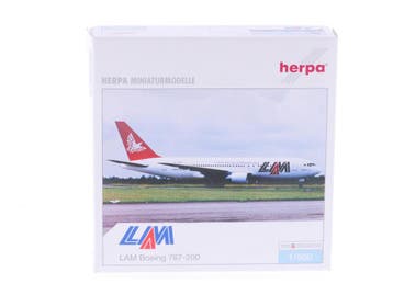Schaal 1:500 Herpa 512770 LAM Boeing 767-200 Reg. C9-BAF..., Ophalen of Verzenden, Gebruikt
