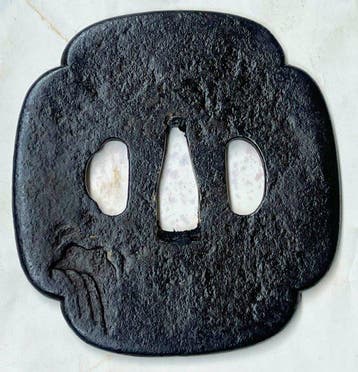 paysage de montagne pêcheur sur bateau motif grand tsuba -