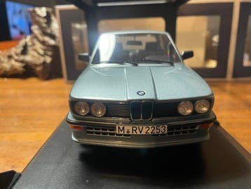 Norev 1:18 - Voiture miniature - BMW M 535i