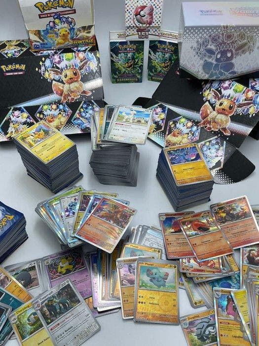 Pokémon - 2500 Mixed collection - Scarlet & Violet -, Hobby en Vrije tijd, Verzamelkaartspellen | Pokémon