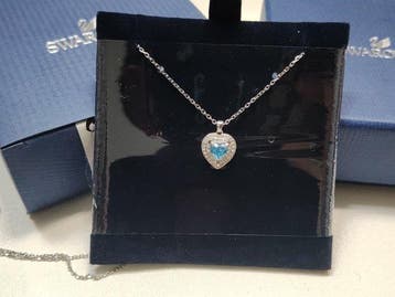 Swarovski - Beeldje - Heart pendant necklace with blue