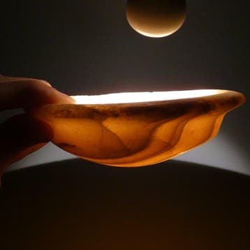 Oud-Egyptisch Albast Vasbekertje. Ø 14,5 cm.<br>Middenrijk,, Verzamelen