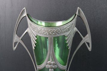 Vaas - Vaas in Art Nouveau-stijl met grote bloemmotieven -, Antiquités & Art