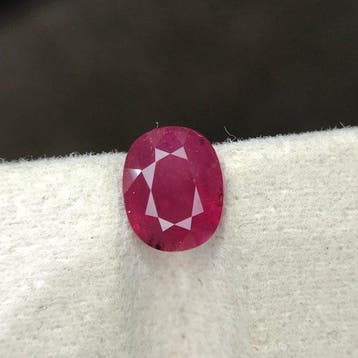 1 pcs Rouge Rubis - 2.64 ct - GUILD Gem Laboratory - Unheat