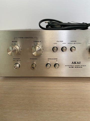 Akai - AM-2200 Amplificateur intégré à semi-conducteurs