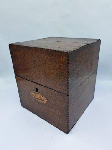 Armoire à liqueurs - liste des tables - Acajou - Cave à, Antiquités & Art