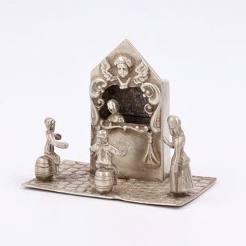 NO RESERVE. C.&A. Stout. - Beeldje, Poppenkast. - 4 cm -