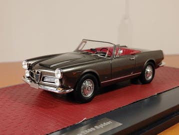 Matrix 1:43 - Model cabriolet - Alfa Romeo 2600 Spider