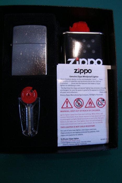 Zippo - Zonder minimumprijs - Aansteker - Staal (roestvrij), Collections, Articles de fumeurs, Briquets & Boîtes d'allumettes