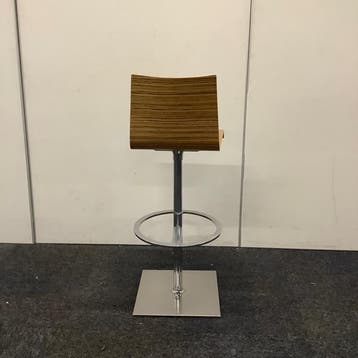 barkruk zithoogte 75 cm, bruin (zebrano) MDF zitting, chroom, Gebruikt