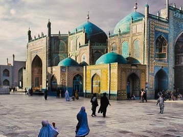 Steve McCurry (1950–) - Hazrat Ali Mazar Mosque in