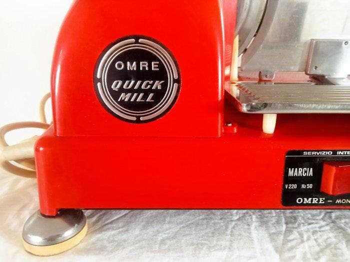Quick Mill - Snijmachine - Metaal Kunststof Staal, Antiquités & Art, Antiquités | Assiettes décoratives & Carrelages