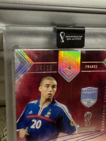 2022 Panini Banner Signatures David Trezeguet 04/10, Verzamelen, Nieuw