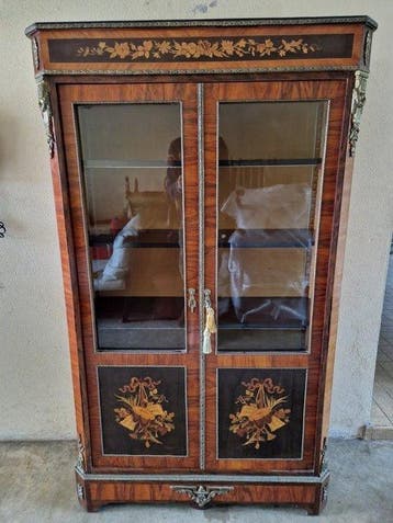Vitrinekast - Marquetterie van verschillende houtsoorten,, Antiek en Kunst
