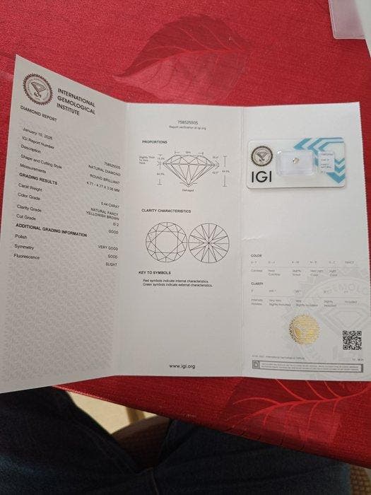 1 pcs Diamant (Natuurlijk gekleurd) - 0.44 ct - Rond - Fancy, Handtassen en Accessoires, Edelstenen