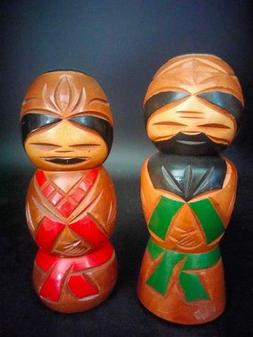 Vier Zeldzame vintage Ainu Kokeshi ( Nipopo-poppen)
