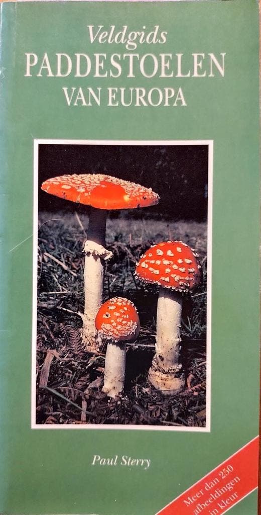 Veldgids paddestoelen van Europa 9789021592763 P. Sterry, Livres, Science, Envoi
