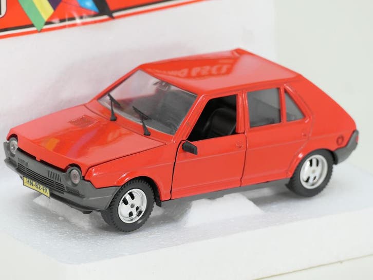 Schaal 1:25 Polistil 5679 Fiat Ritmo 65CL (Automodellen), Hobby & Loisirs créatifs, Voitures miniatures | Échelles Autre, Enlèvement ou Envoi