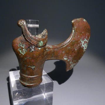 NO RESERVE Extreem fijn kopbijl. Lengte 10,5 cm., Verzamelen